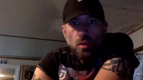 Snapshot of allitrunnin chatting on 12-01-25, 04:39 allitrunnin online show from 12-01-25, 04:39