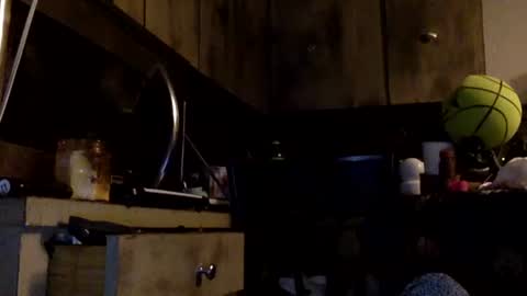 Snapshot of allitrunnin chatting on 12-14-25, 01:44 allitrunnin online show from 12-14-25, 01:44