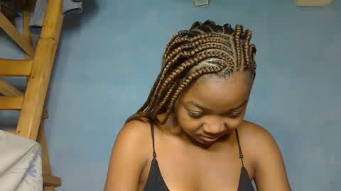 Snapshot of allizida01 chatting on 11-18-25, 11:36 allizida01 online show from 11-18-25, 11:36