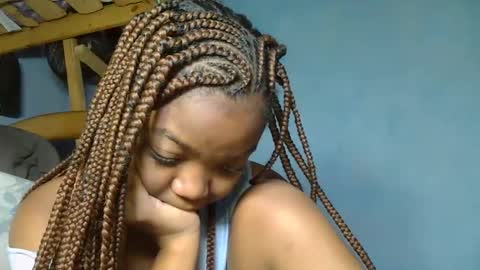 Snapshot of allizida01 chatting on 11-21-25, 08:24 allizida01 online show from 11-21-25, 08:24