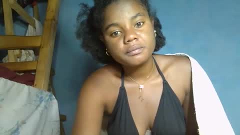 Snapshot of allizida01 chatting on 11-23-25, 02:11 allizida01 online show from 11-23-25, 02:11