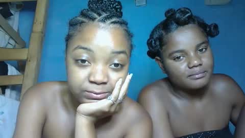 Snapshot of allizida01 chatting on 11-24-25, 07:13 allizida01 online show from 11-24-25, 07:13