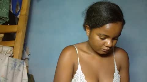 Snapshot of allizida01 chatting on 11-26-25, 02:18 allizida01 online show from 11-26-25, 02:18