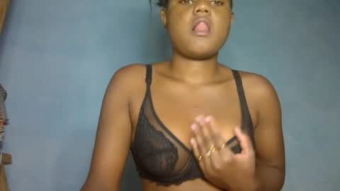 Snapshot of allizida01 chatting on 12-04-25, 12:03 allizida01 online show from 12-04-25, 12:03