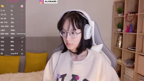 Snapshot of alllinaeve chatting on 02-09-25, 01:55 Alina online show from 02-09-25, 01:55