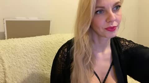 Snapshot of allmaybe chatting on 06-03-26, 05:07 Nika online show from 06-03-26, 05:07