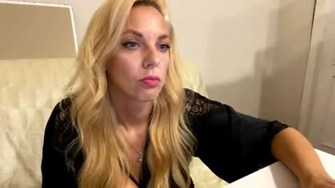 Snapshot of allmaybe chatting on 07-10-26, 08:11 Nika online show from 07-10-26, 08:11