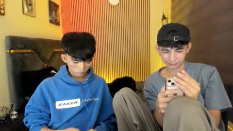 Snapshot of alluring_alpha chatting on 09-19-25, 04:29 kim and josh online show from 09-19-25, 04:29