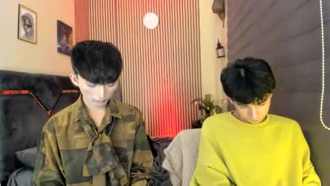 Snapshot of alluring_alpha chatting on 10-04-25, 04:32 kim and josh online show from 10-04-25, 04:32