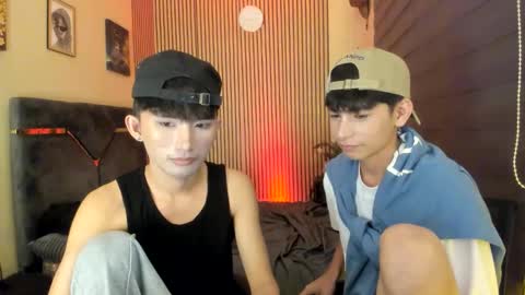 Snapshot of alluring_alpha chatting on 10-05-25, 03:43 kim and josh online show from 10-05-25, 03:43