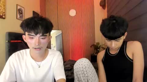 Snapshot of alluring_alpha chatting on 10-24-25, 08:11 kim and josh online show from 10-24-25, 08:11