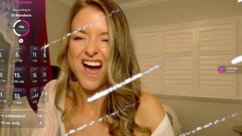 Snapshot of alluring_aurora_amor chatting on 10-03-25, 01:46 Aurora online show from 10-03-25, 01:46