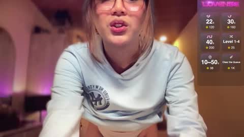 Snapshot of alluringallison chatting on 01-10-26, 07:54 Allison online show from 01-10-26, 07:54