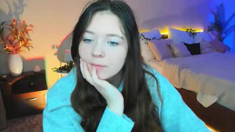 alluringeyess online show from 10-19-25, 04:35