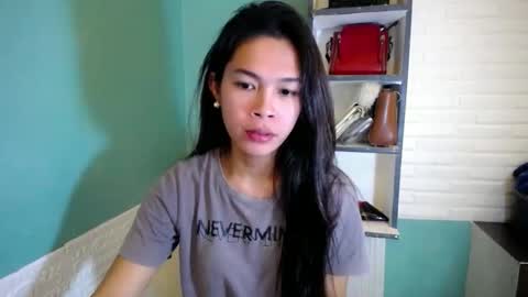 Snapshot of alluringhotwoman_xx chatting on 03-26-26, 01:01 Call me Baby online show from 03-26-26, 01:01