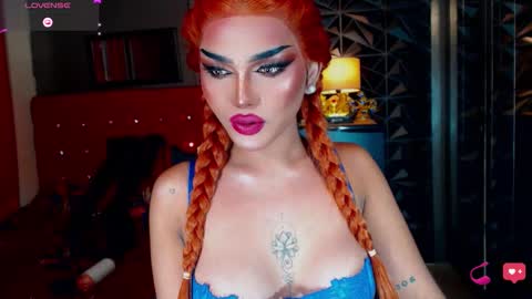 Snapshot of alluringnatalya chatting on 01-07-26, 09:01 Natalya Fox online show from 01-07-26, 09:01