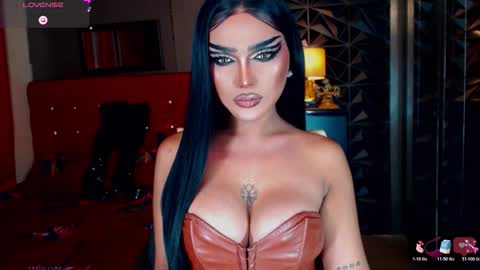 Snapshot of alluringnatalya chatting on 01-11-26, 09:36 Natalya Fox online show from 01-11-26, 09:36