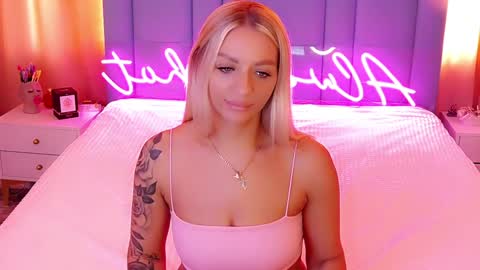 Snapshot of allwayshottt chatting on 12-25-24, 04:33 AlwaysHot online show from 12-25-24, 04:33