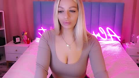 Snapshot of allwayshottt chatting on 01-18-25, 02:47 AlwaysHot online show from 01-18-25, 02:47