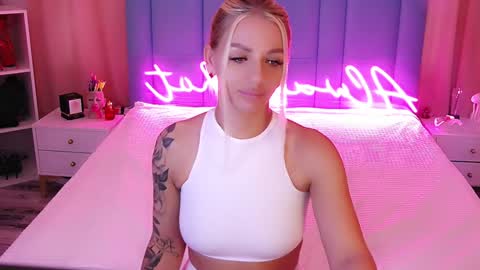 Snapshot of allwayshottt chatting on 01-29-25, 02:51 AlwaysHot online show from 01-29-25, 02:51