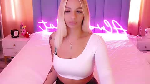 Snapshot of allwayshottt chatting on 02-17-25, 06:31 AlwaysHot online show from 02-17-25, 06:31