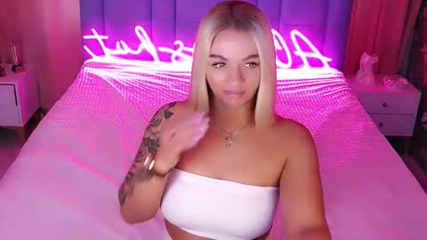 AlwaysHot online show from 11-18-25, 03:01