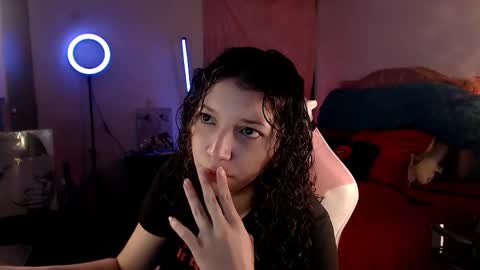 Snapshot of ally_donfort chatting on 01-12-26, 10:37 Ally online show from 01-12-26, 10:37