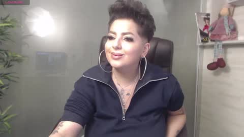Snapshot of allyiah chatting on 12-12-24, 12:59 online show from 12-12-24, 12:59