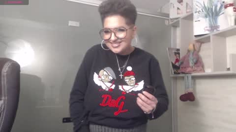 Snapshot of allyiah chatting on 12-13-24, 09:41 online show from 12-13-24, 09:41