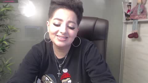 Snapshot of allyiah chatting on 12-14-24, 01:28 online show from 12-14-24, 01:28