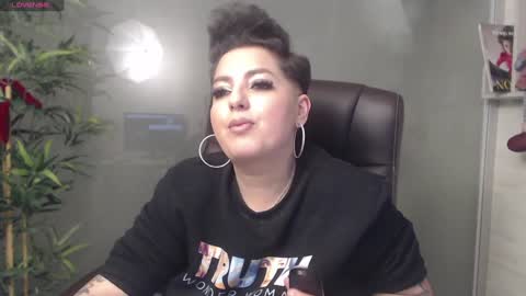 Snapshot of allyiah chatting on 12-17-24, 12:45 online show from 12-17-24, 12:45