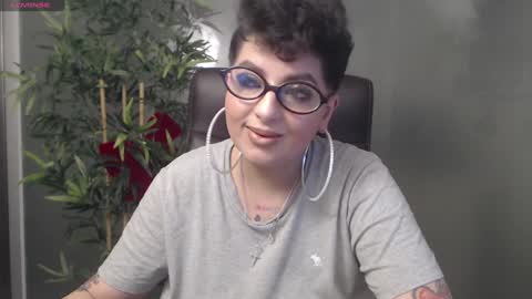 Snapshot of allyiah chatting on 12-20-24, 10:22 online show from 12-20-24, 10:22