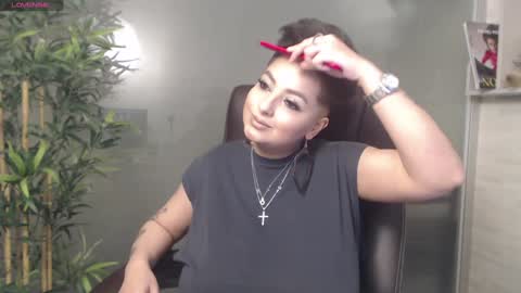 Snapshot of allyiah chatting on 01-10-25, 10:36 online show from 01-10-25, 10:36