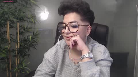 Snapshot of allyiah chatting on 01-12-25, 10:54 online show from 01-12-25, 10:54
