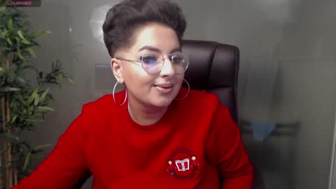 Snapshot of allyiah chatting on 01-19-25, 12:28 online show from 01-19-25, 12:28