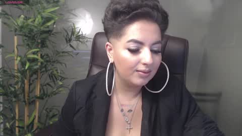 Snapshot of allyiah chatting on 01-20-25, 10:48 online show from 01-20-25, 10:48