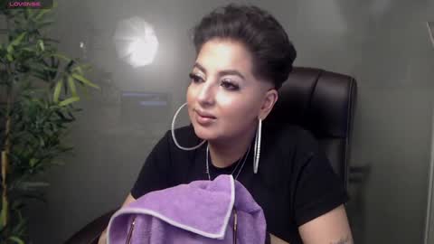 Snapshot of allyiah chatting on 01-21-25, 11:24 online show from 01-21-25, 11:24