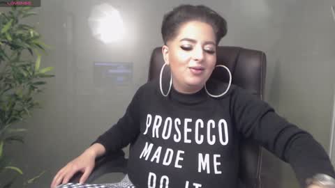 Snapshot of allyiah chatting on 01-24-25, 01:24 online show from 01-24-25, 01:24