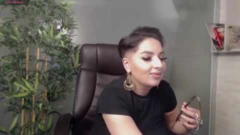 Snapshot of allyiah chatting on 02-12-25, 12:48 online show from 02-12-25, 12:48