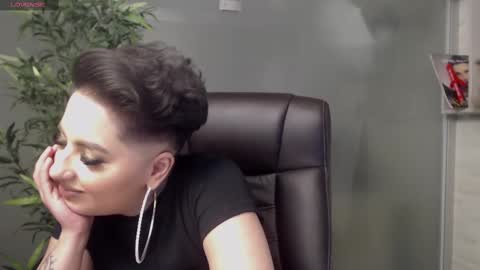 Snapshot of allyiah chatting on 02-13-25, 02:34 online show from 02-13-25, 02:34