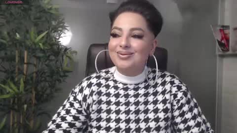 Snapshot of allyiah chatting on 02-13-25, 08:03 online show from 02-13-25, 08:03