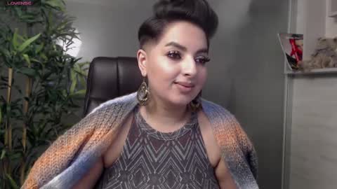 Snapshot of allyiah chatting on 02-21-25, 12:38 online show from 02-21-25, 12:38