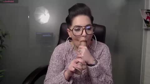 Snapshot of allyiah chatting on 02-23-25, 09:16 online show from 02-23-25, 09:16