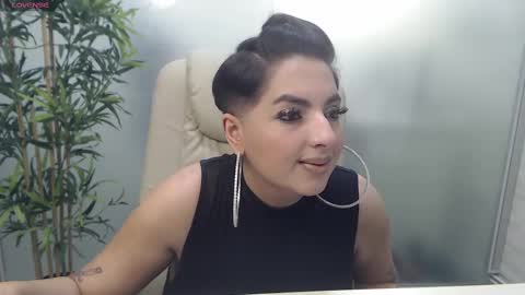 Snapshot of allyiah chatting on 02-25-25, 11:00 online show from 02-25-25, 11:00