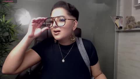 Snapshot of allyiah chatting on 02-26-25, 11:59 online show from 02-26-25, 11:59
