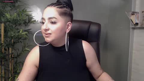 Snapshot of allyiah chatting on 03-03-25, 11:03 online show from 03-03-25, 11:03