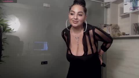 Snapshot of allyiah chatting on 03-05-25, 09:15 online show from 03-05-25, 09:15