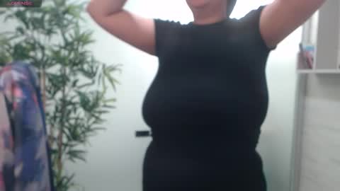 Snapshot of allyiah chatting on 09-29-25, 03:39 online show from 09-29-25, 03:39