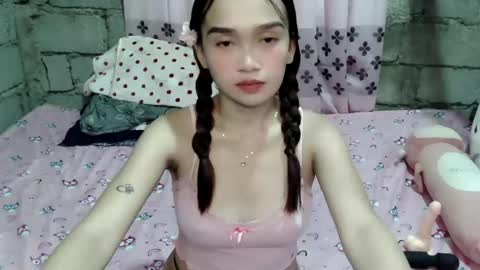 Snapshot of allys_collens chatting on 07-27-26, 05:36 allys_collens online show from 07-27-26, 05:36