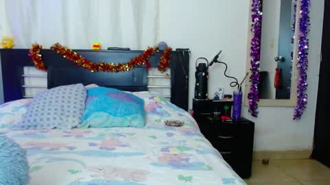 Snapshot of allyson_collins_ chatting on 01-09-25, 04:19 Allyson collins online show from 01-09-25, 04:19